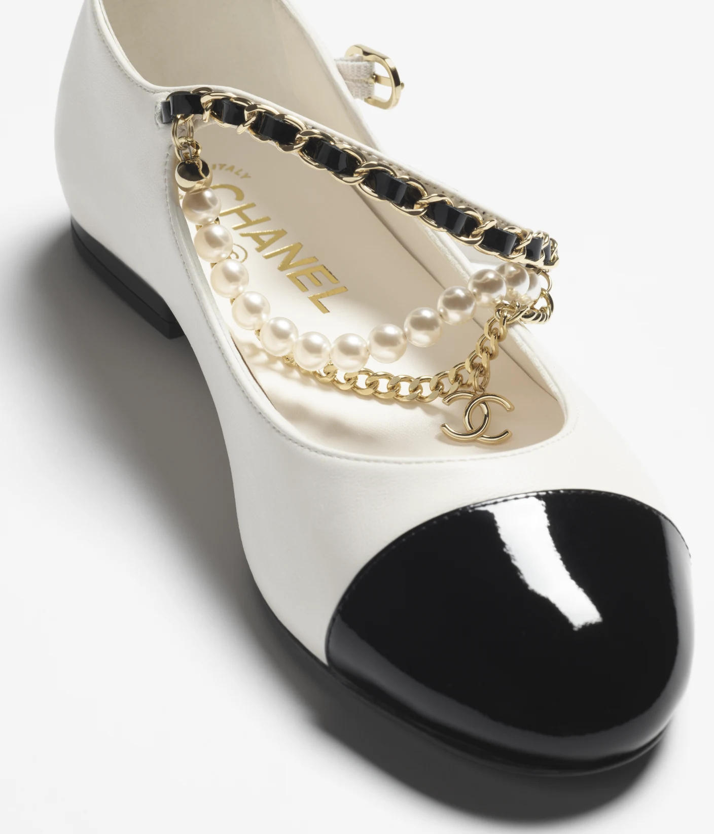 Chanel Fall-Winter 2025/26 Pre-Collection Mary Janes - Image 2